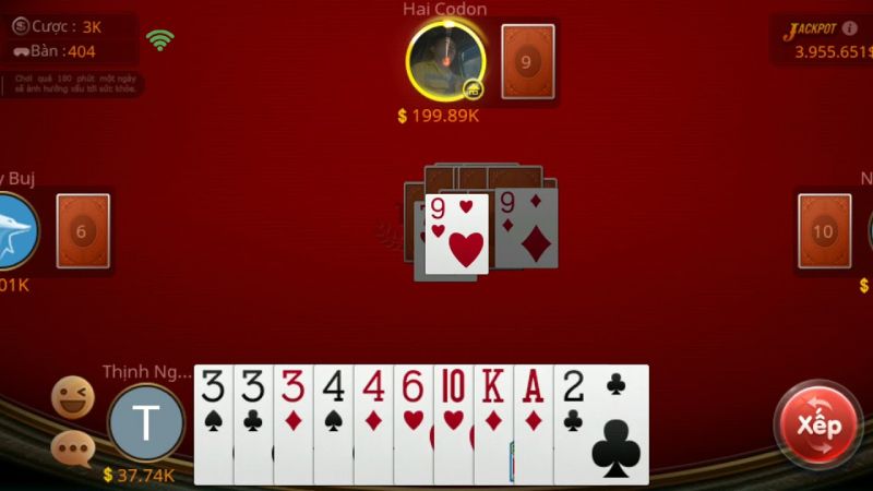 Người chơi tập trung phân tích nước đi để nâng cao tỷ lệ thắng